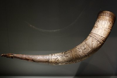 viking-drinking-horn